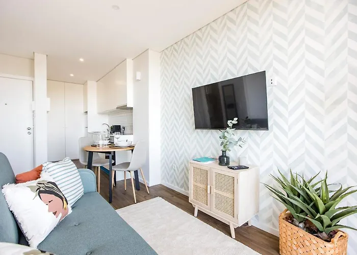 Apartmán Elegant W/ Ac & Balcony By Lovelystay