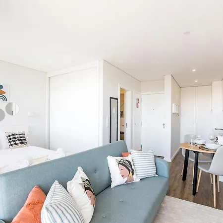 Elegant W/ Ac & Balcony By Lovelystay * ポルト