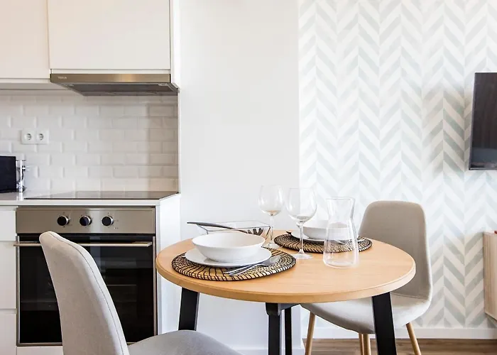 Elegant W/ Ac & Balcony By Lovelystay Oporto