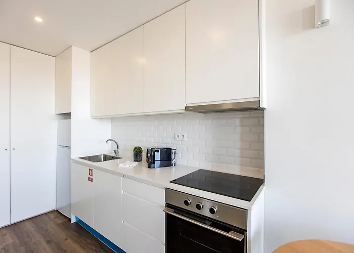 Apartamento Elegant W/ Ac & Balcony By Lovelystay