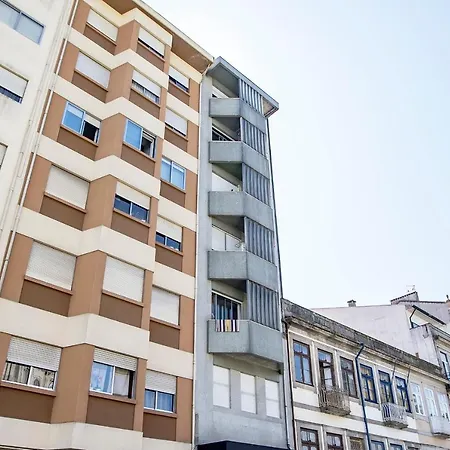 Elegant W/ Ac & Balcony By Lovelystay *