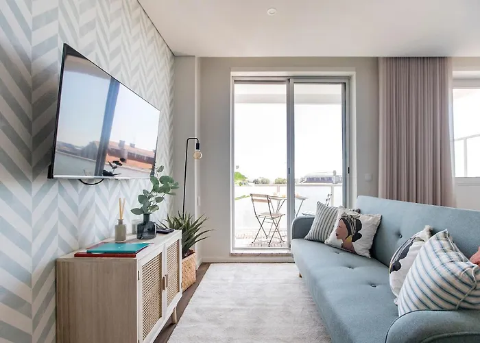 Elegant W/ Ac & Balcony By Lovelystay Lägenhet Oporto