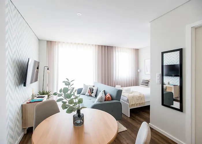 Elegant W/ Ac & Balcony By Lovelystay Lägenhet Oporto