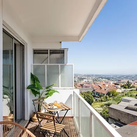 Elegant W/ Ac & Balcony By Lovelystay דירה *