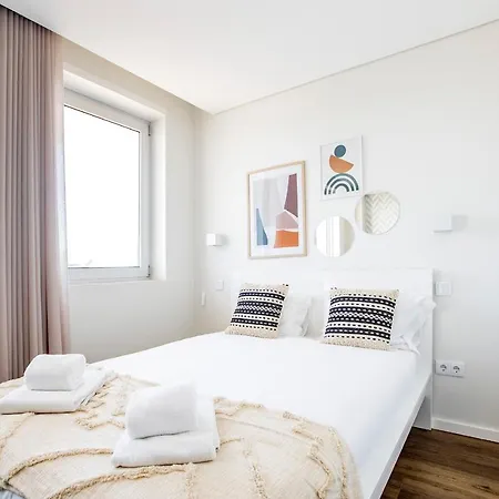 Elegant W/ Ac & Balcony By Lovelystay * פורטו