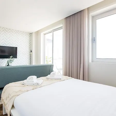 דירה Elegant W/ Ac & Balcony By Lovelystay פורטו