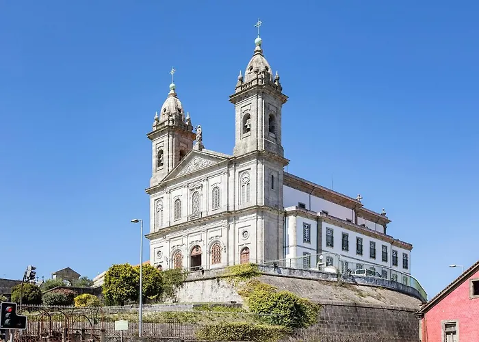 Elegant W/ Ac & Balcony By Lovelystay * Porto