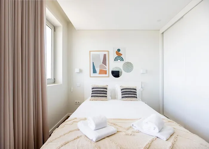 Elegant W/ Ac & Balcony By Lovelystay Lejlighed Porto
